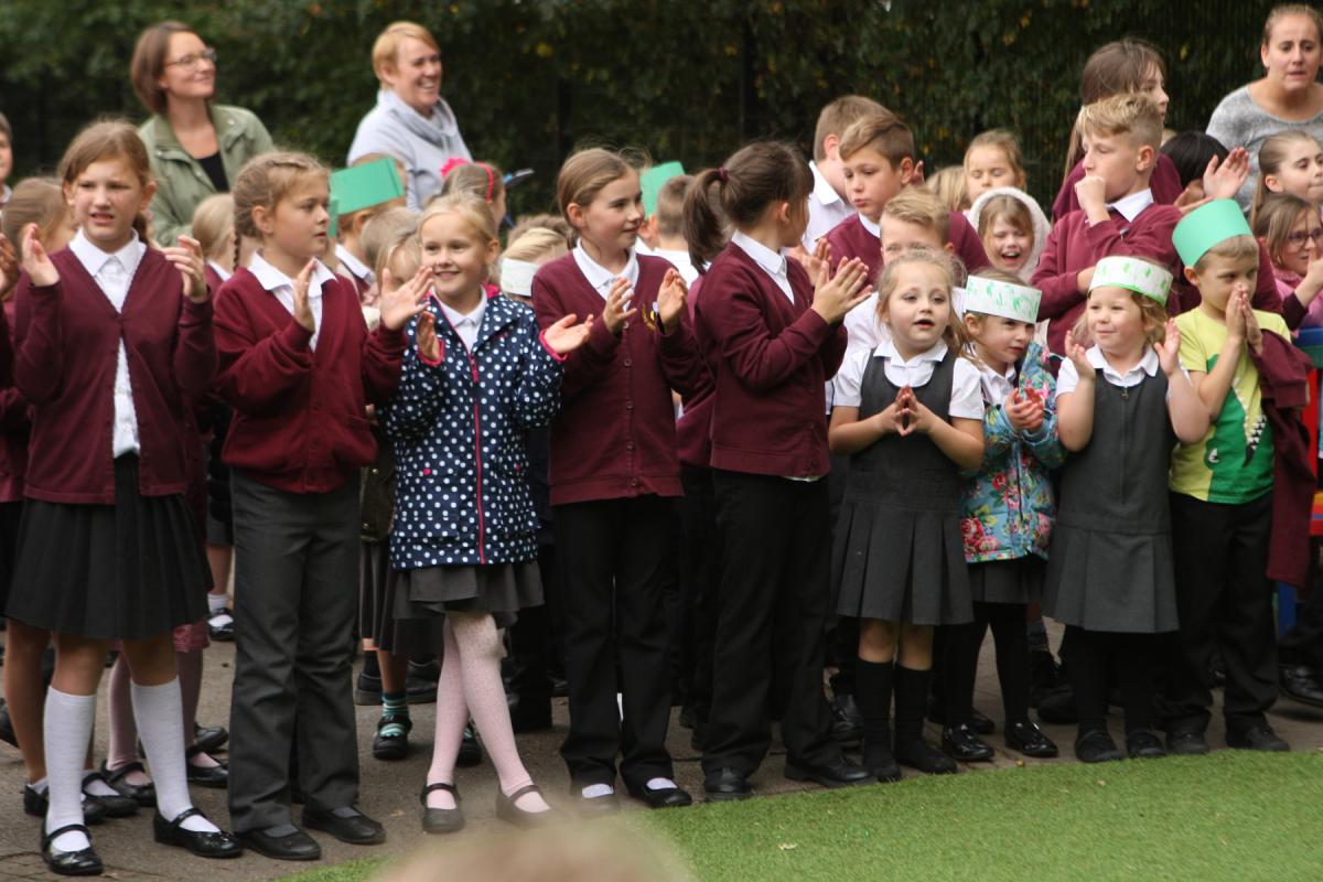 GALLERY: Bekcers Green Primary fundraise for NSPCC with golden mile
