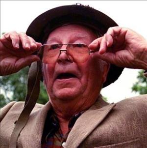 Dad's Army star Clive Dunn celebrates the show's 40th anniversary 