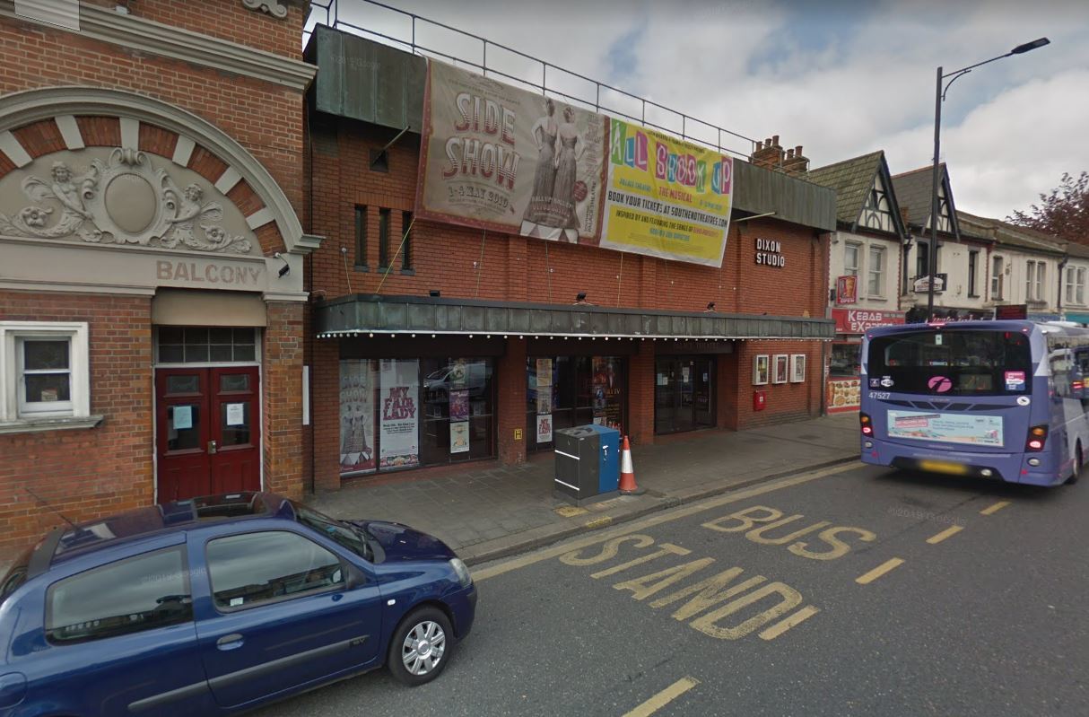 'No risk' as Palace Theatre removes asbestos in wall - Braintree and Witham Times