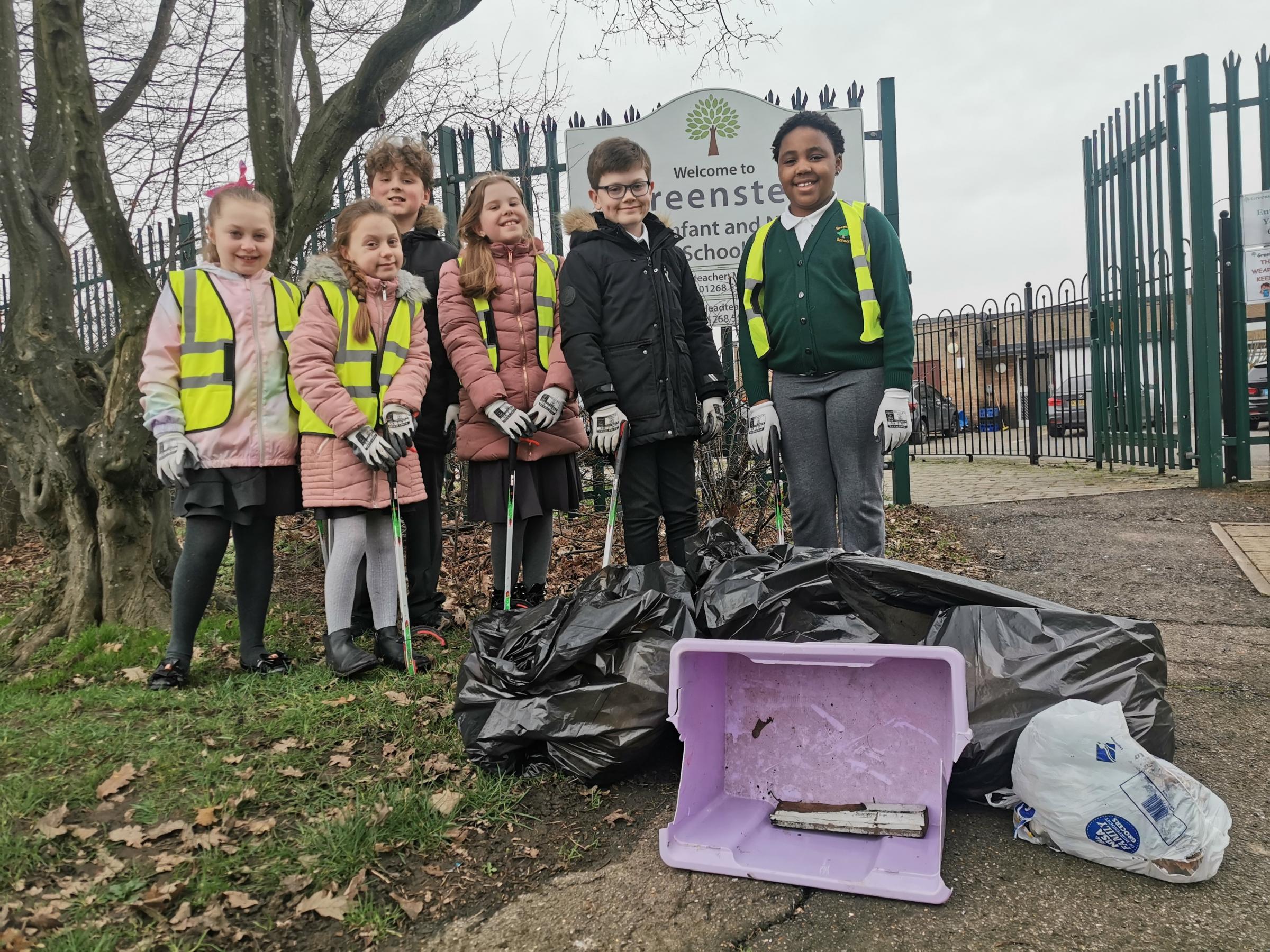 Greensted Junior School pupils hailed for litter picking | Braintree and Witham Times - Vimarsana News